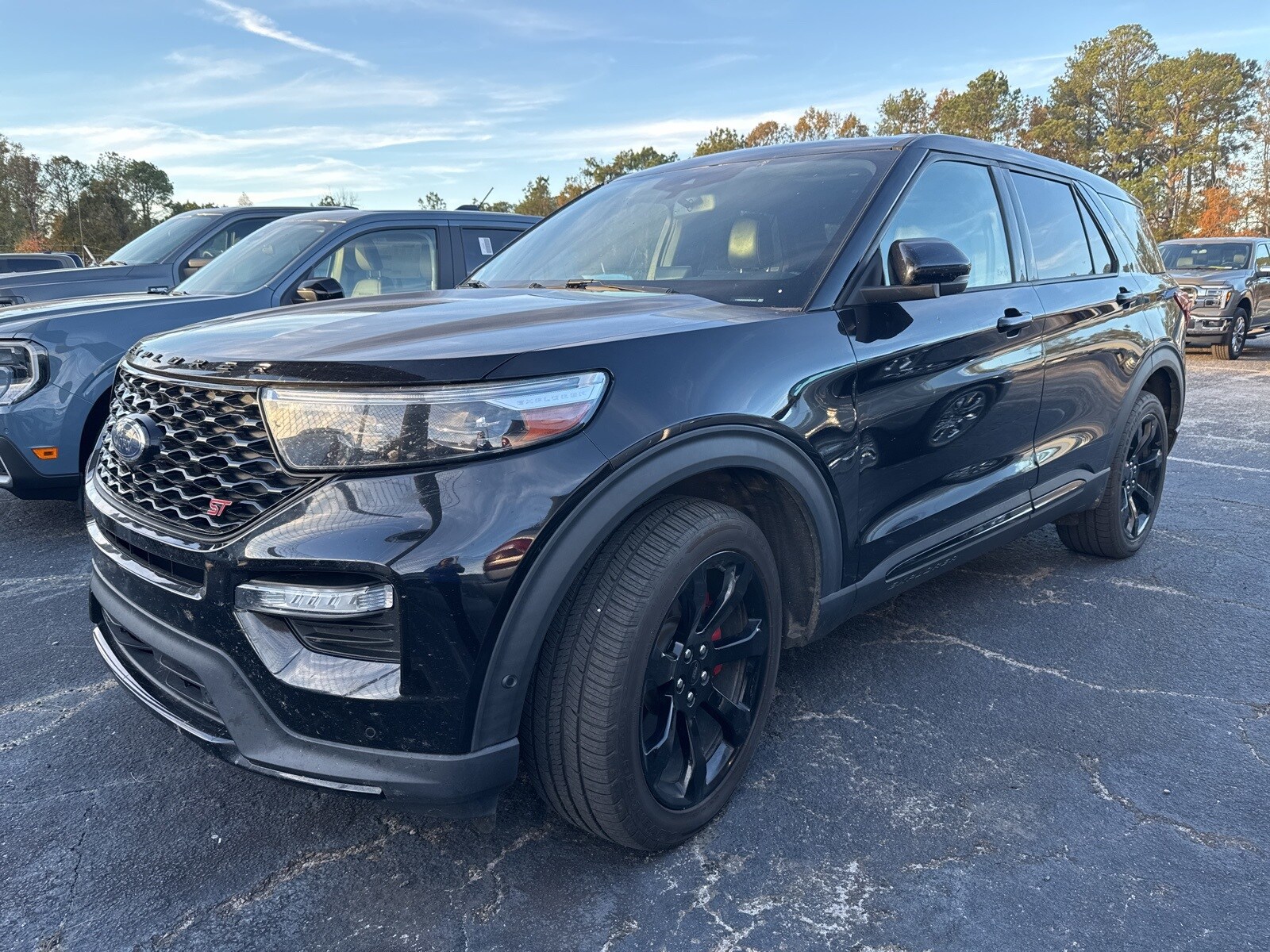 2021 Ford Explorer ST photo 2