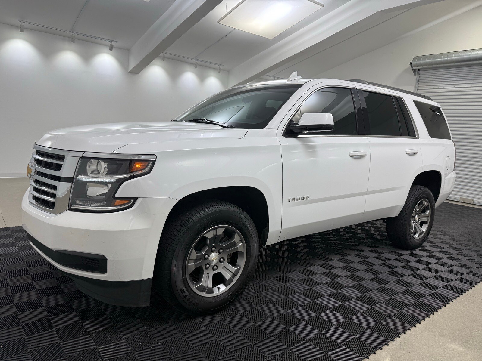 2019 Chevrolet Tahoe LS photo 3