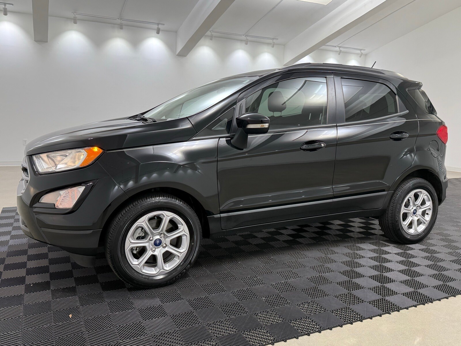 2020 Ford EcoSport SE photo 3