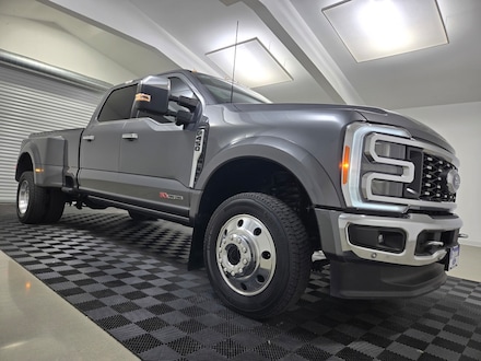 2023 Ford F-450SD Lariat Truck