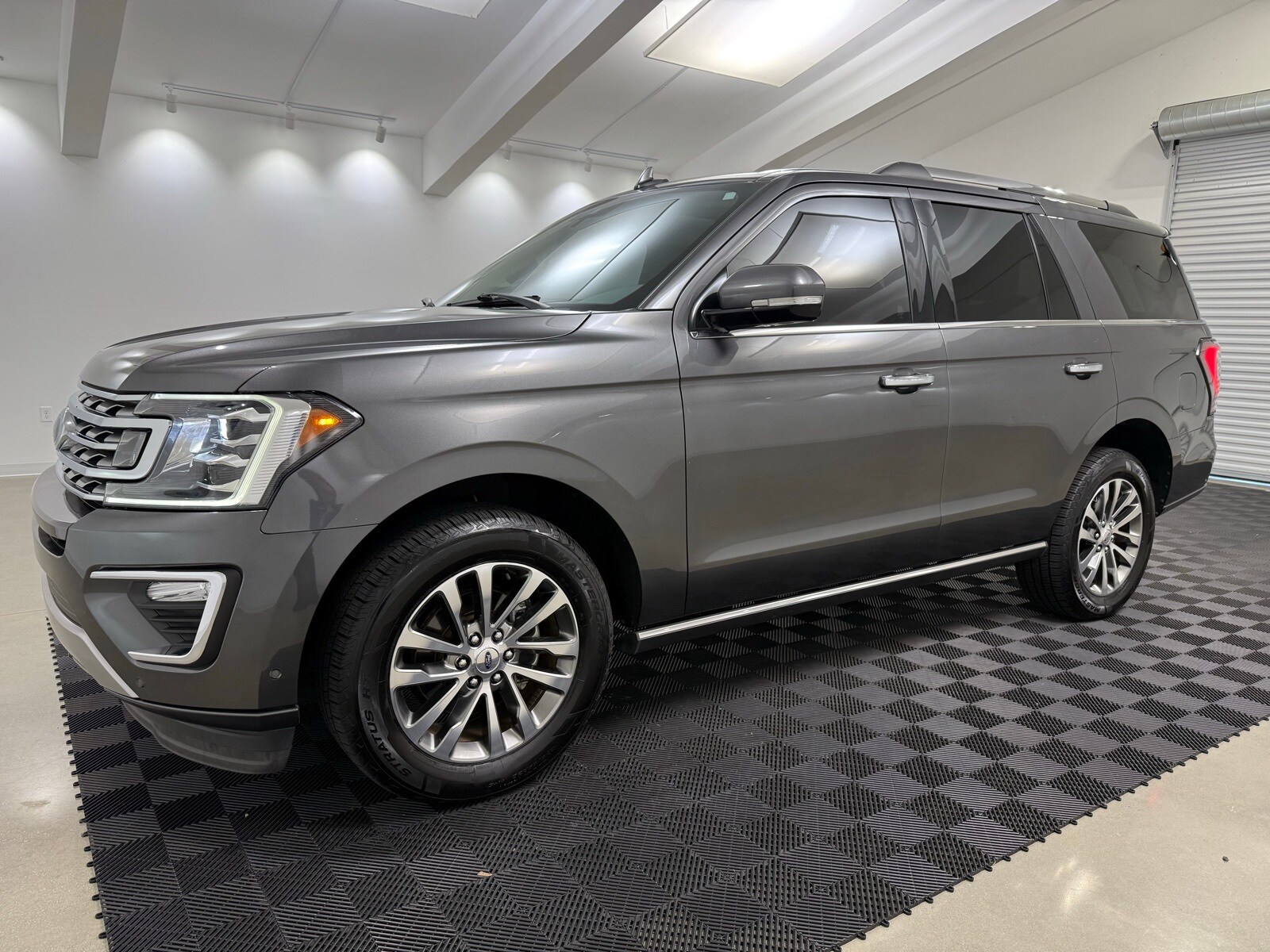 2018 Ford Expedition Limited photo 3