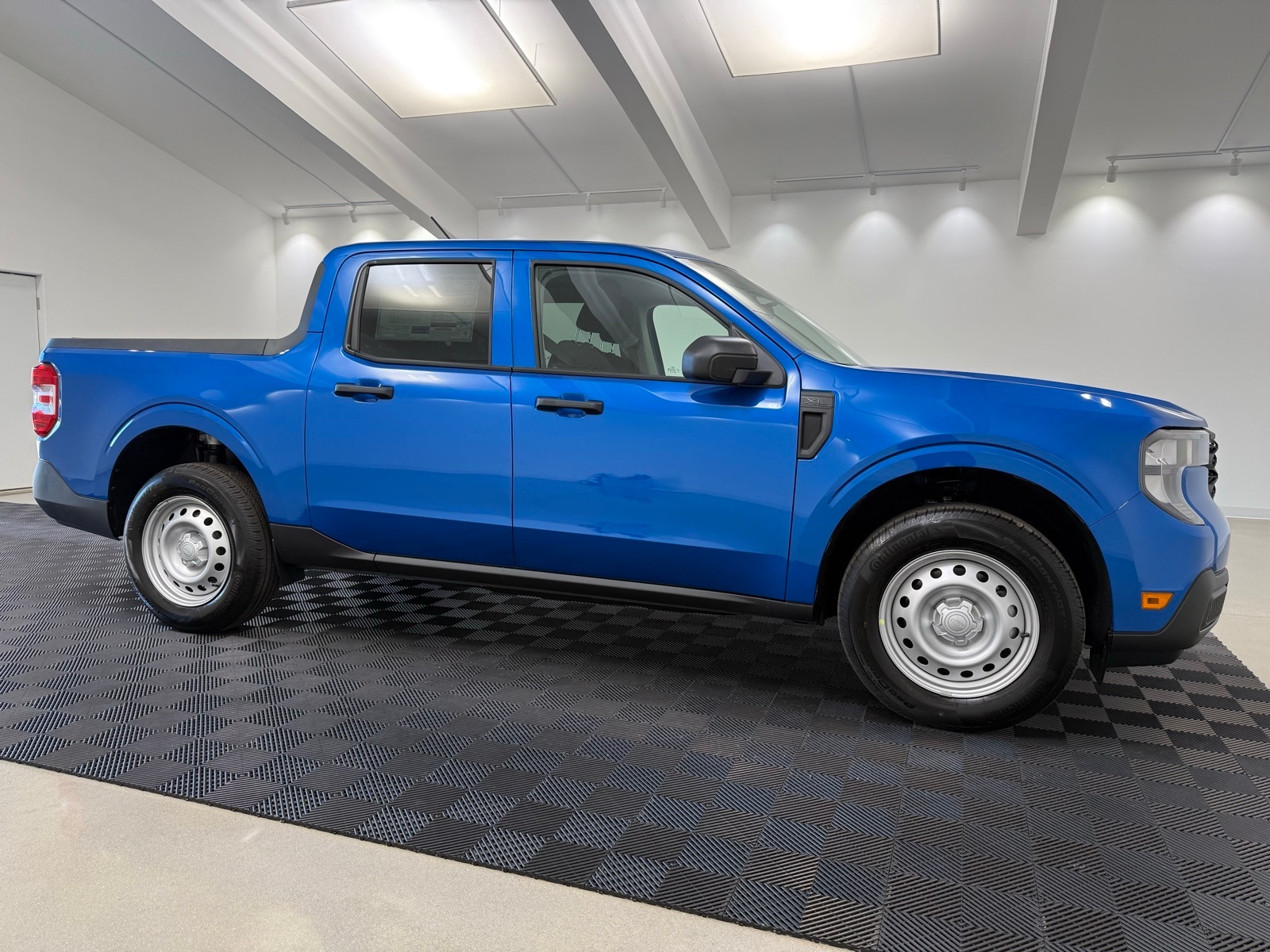 2025 Ford Maverick XL's photo