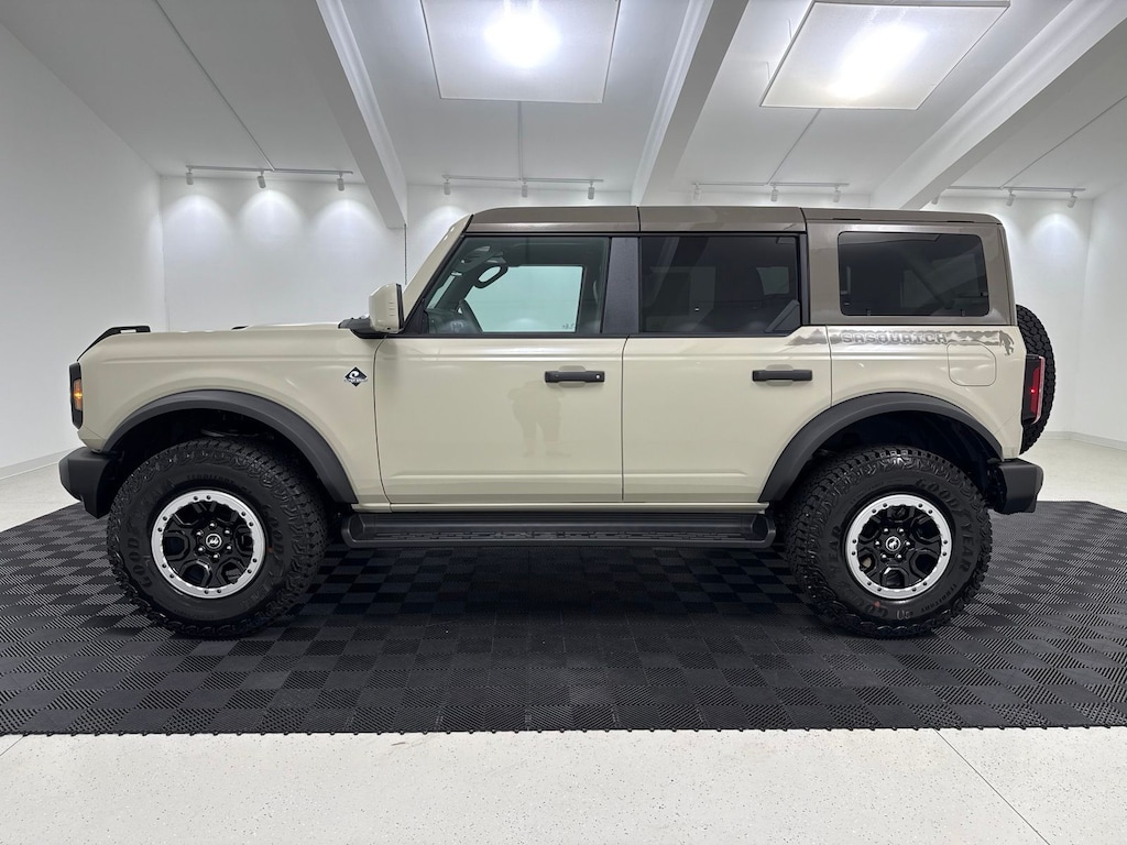 New 2026 Ford Bronco Outer Banks SUV