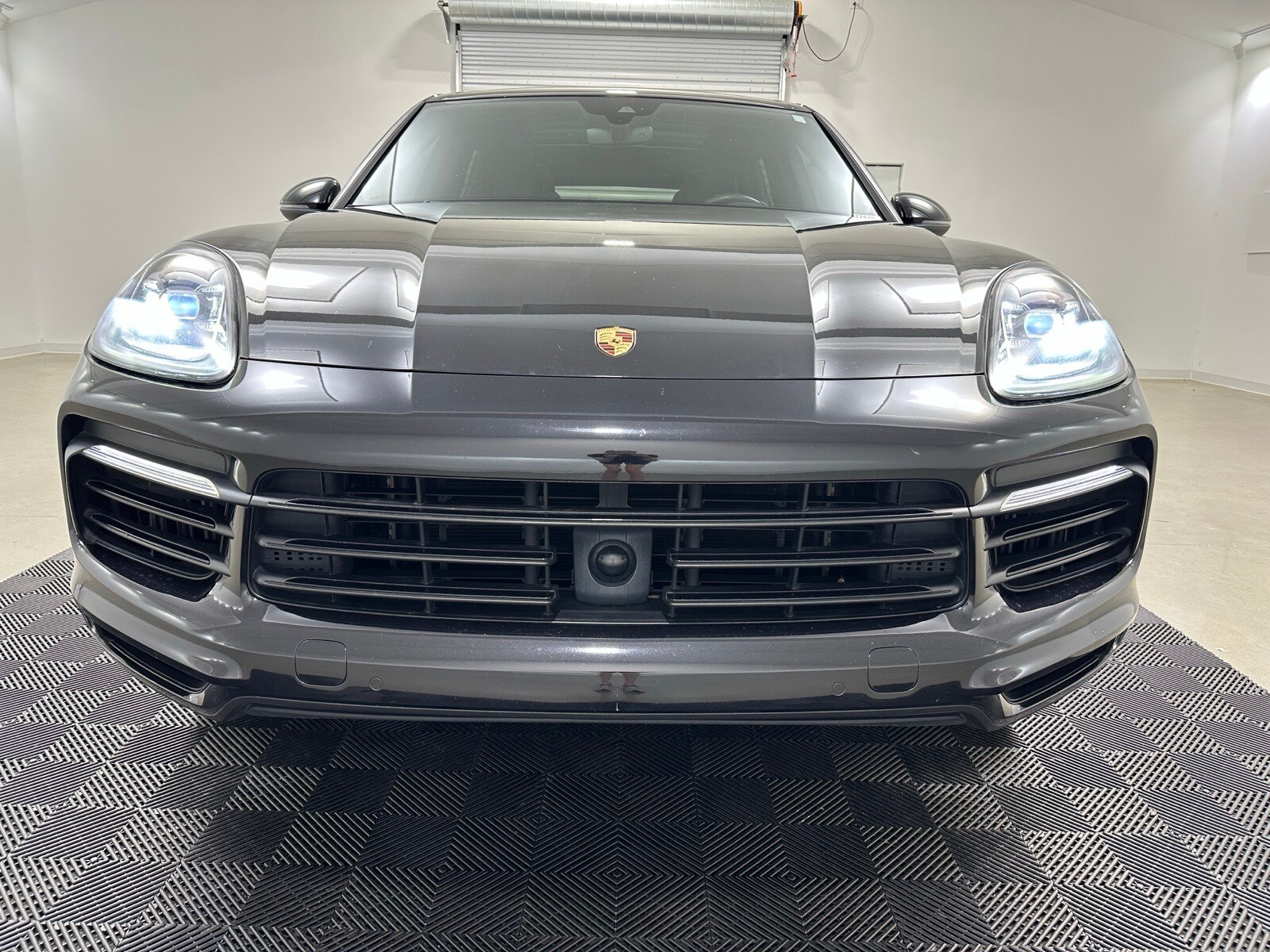 2019 Porsche Cayenne Base photo 2