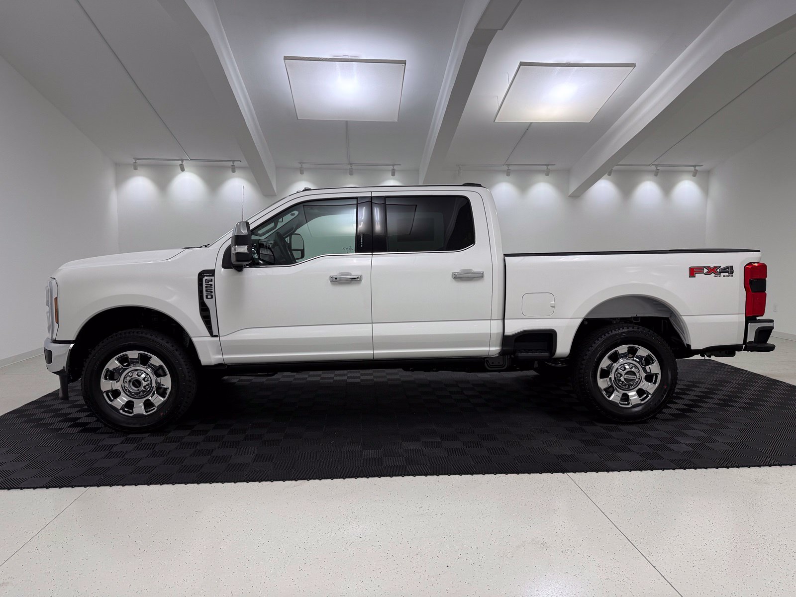 New 2027 Ford F-250SD Lariat Truck