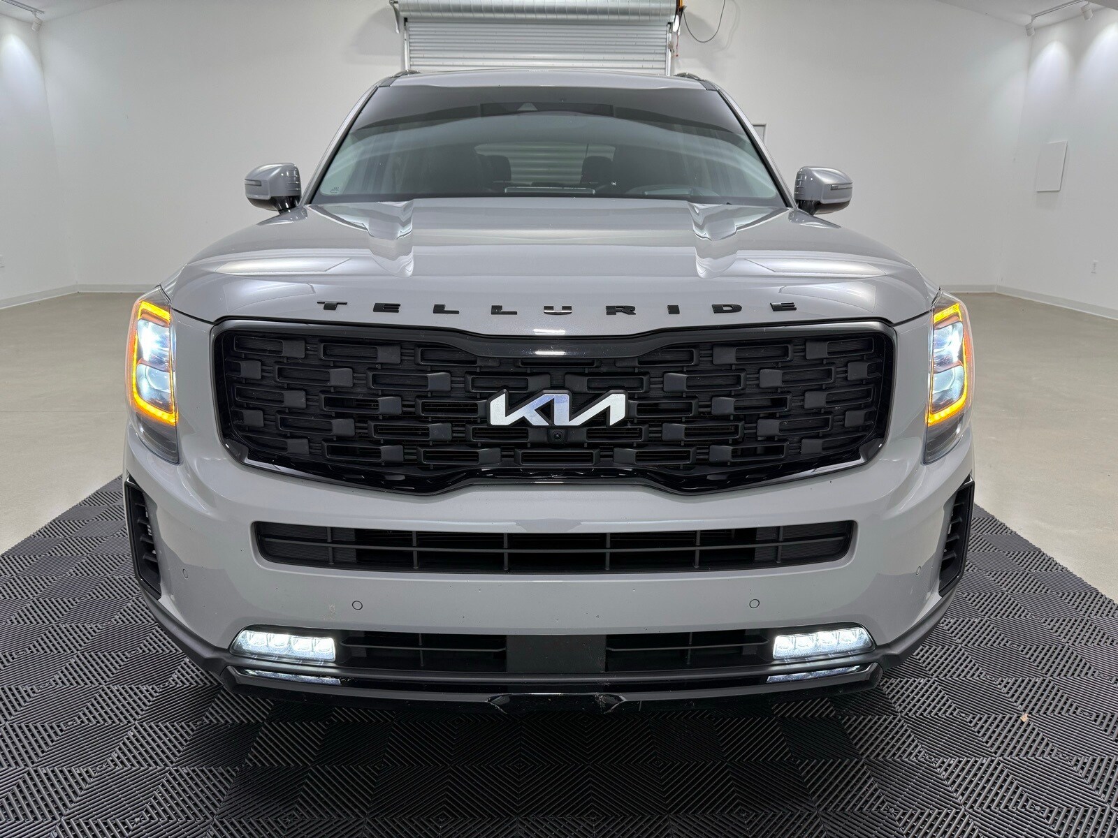 2022 Kia Telluride SX photo 2