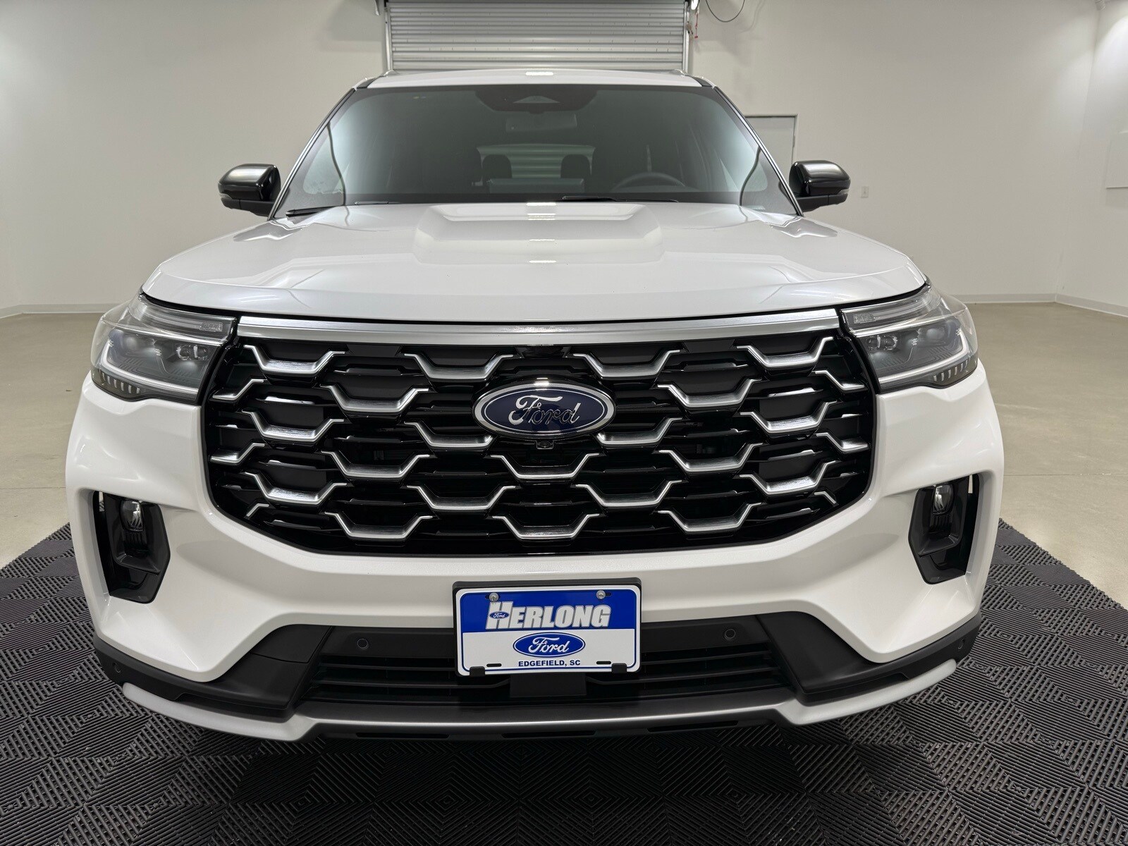 2026 Ford Explorer Platinum photo 2