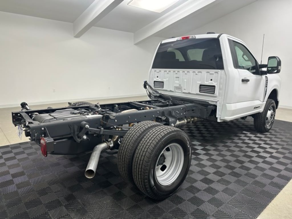 New 2023 Ford F-350SD XLT Chassis