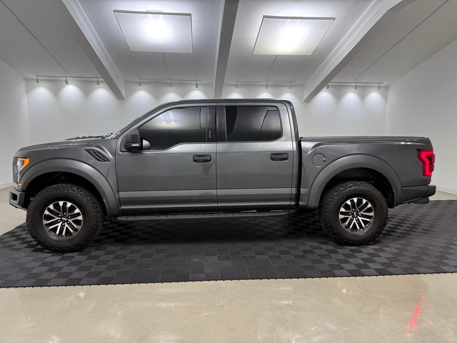 2019 Ford F-150 Raptor photo 4