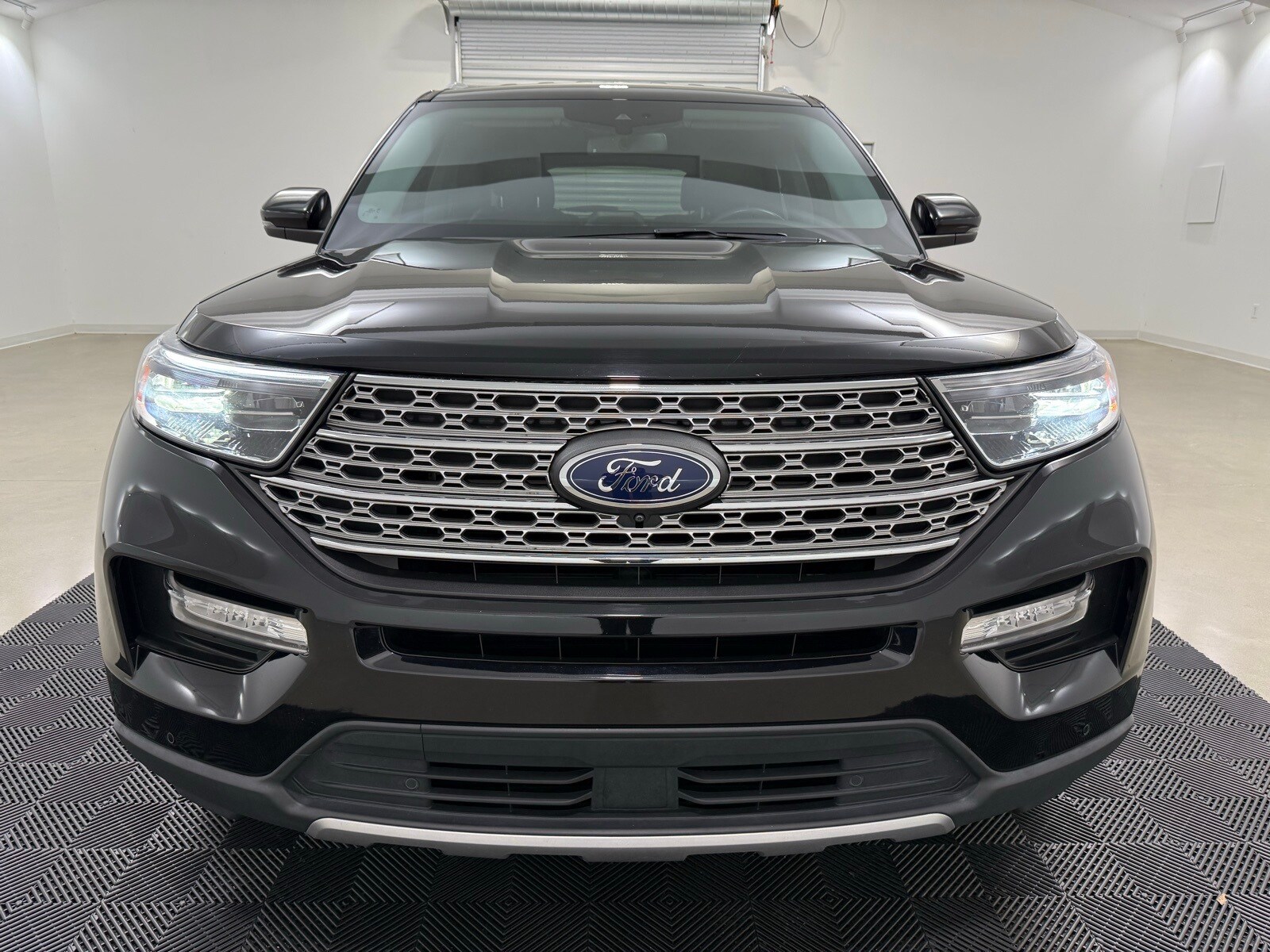 2022 Ford Explorer Limited photo 2