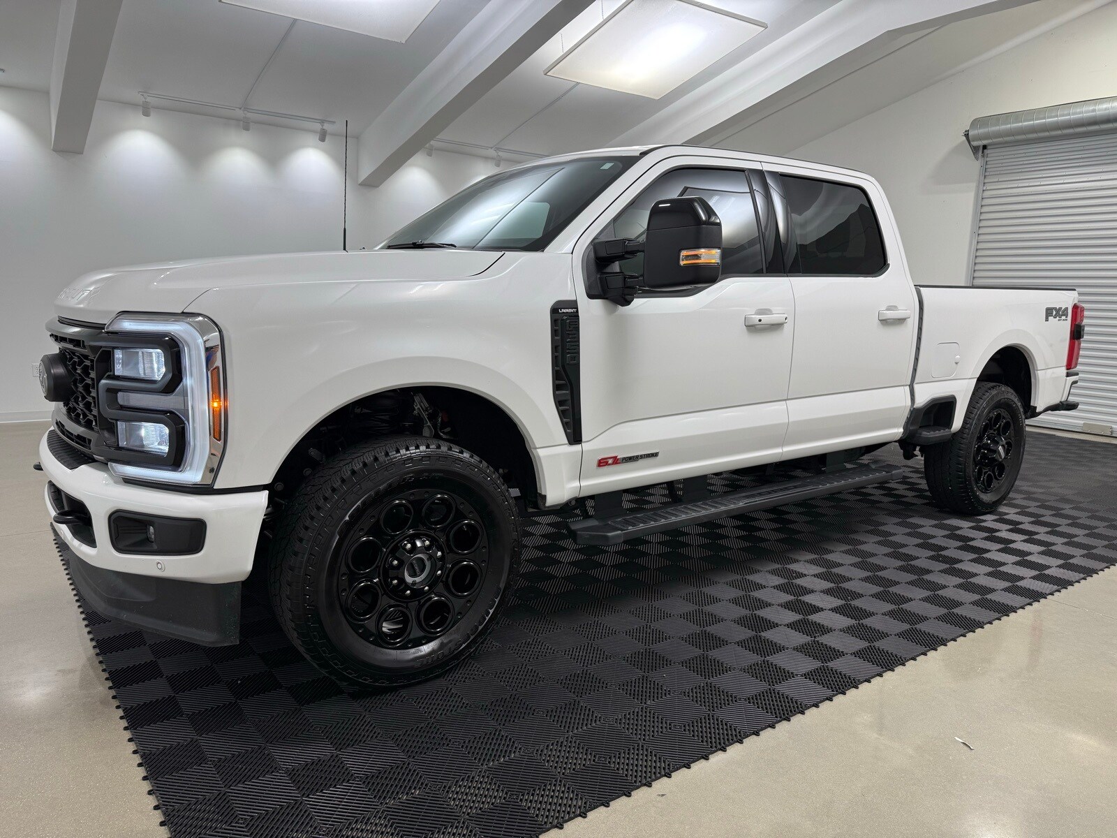 2025 Ford F-350 photo 3