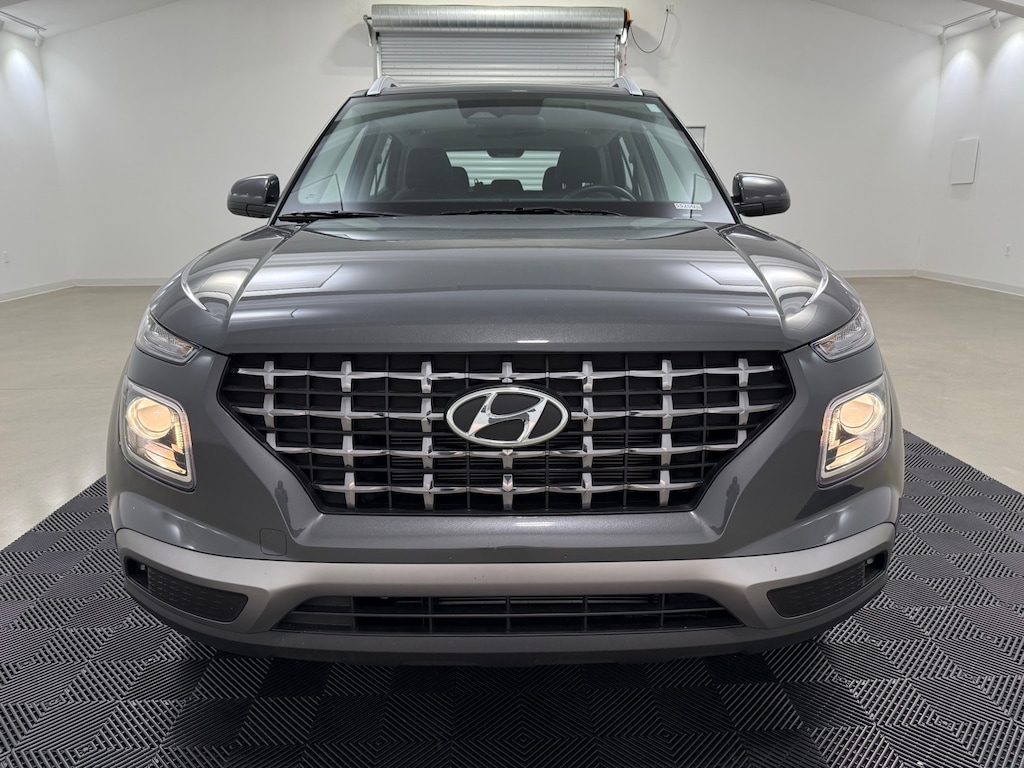 Used 2024 Hyundai Venue SEL SUV