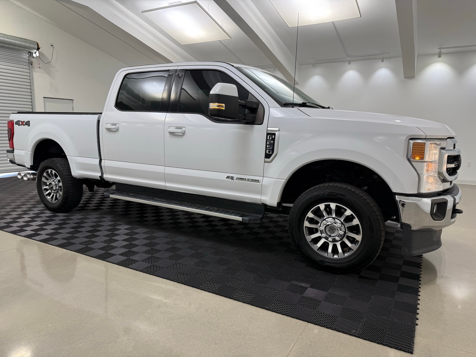 2021 Ford F-250 Super Duty Lariat's photo