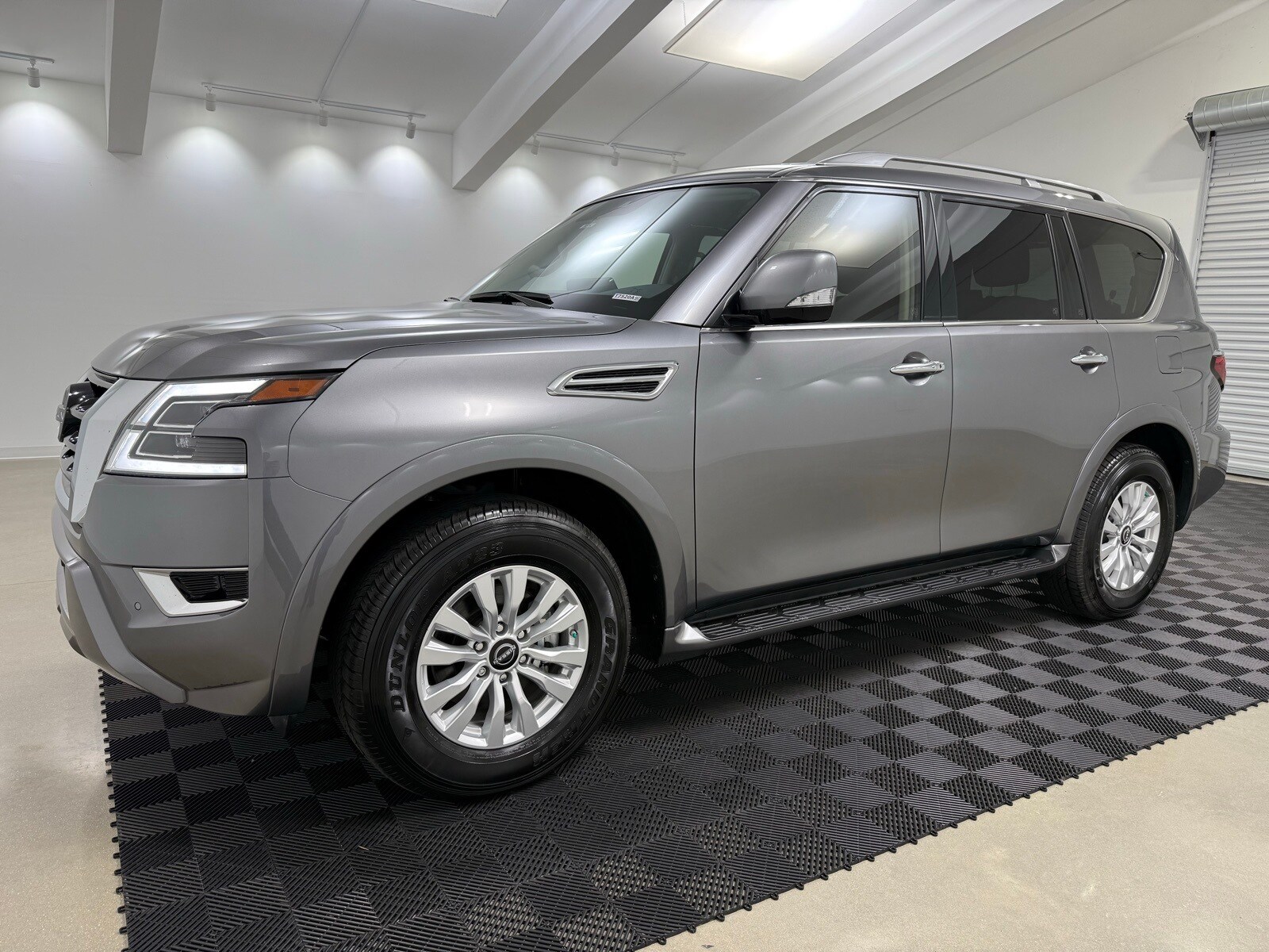 2024 Nissan Armada SV photo 3