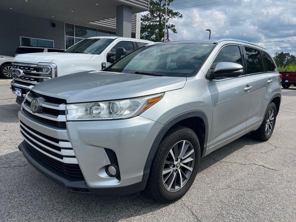 Used 2017 Toyota Highlander XLE SUV