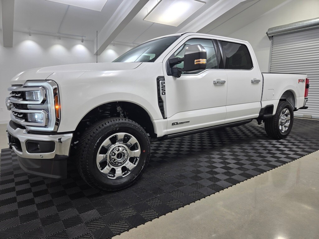2025 Ford F-250 photo 3