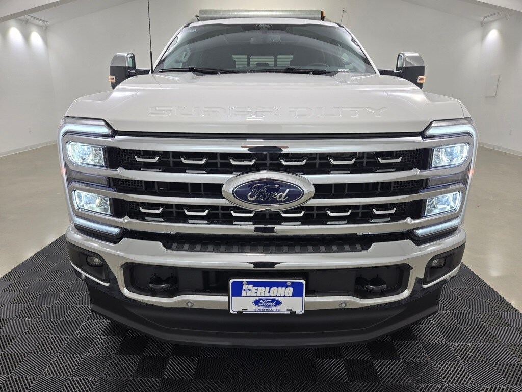2025 Ford F-250 photo 2