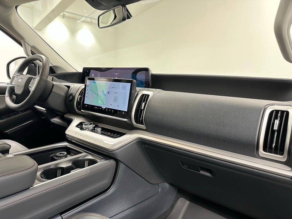 2025 Ford Expedition MAX Active - Photo 25