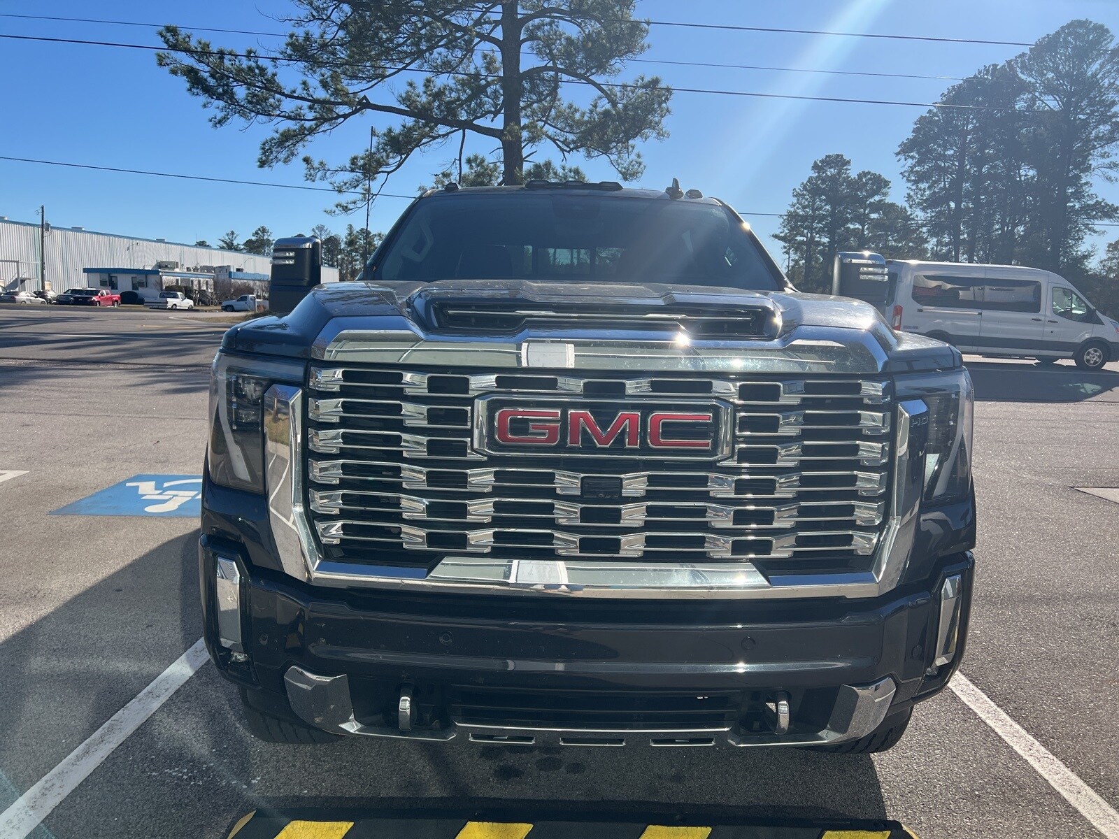 2024 Gmc Sierra 2500 HD Denali photo 3