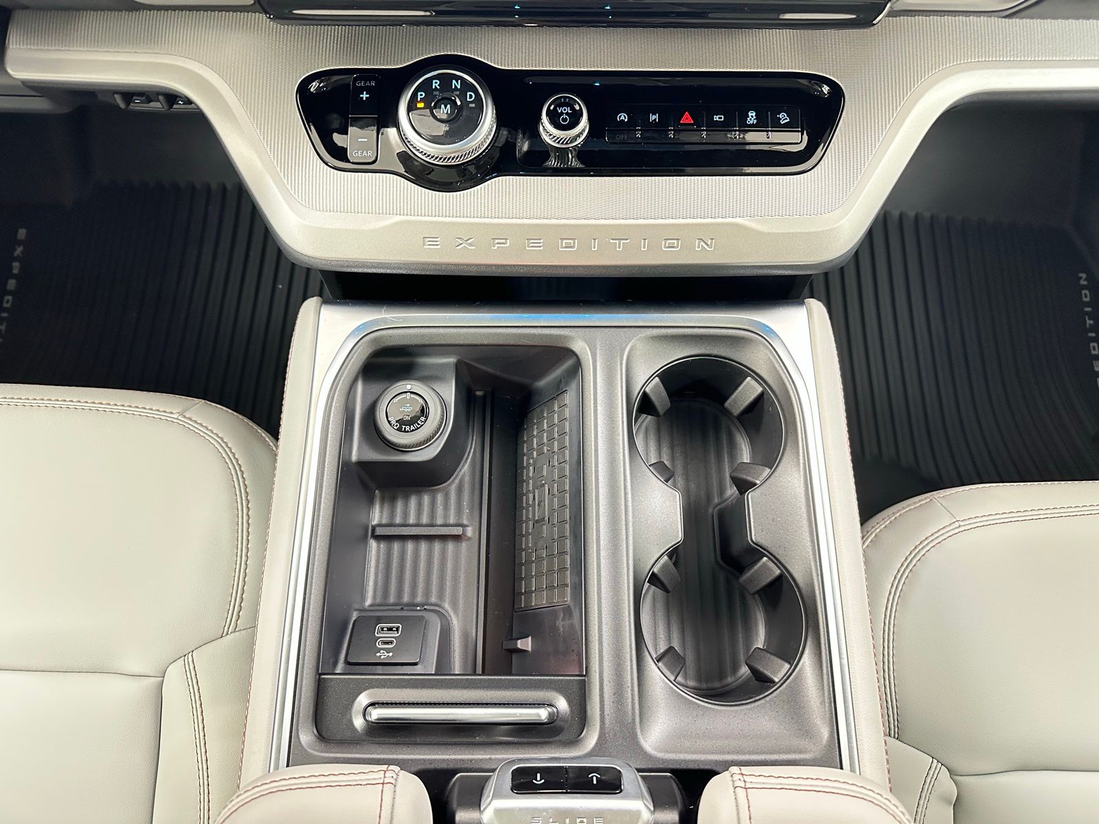 2025 Ford Expedition MAX Active - Photo 24