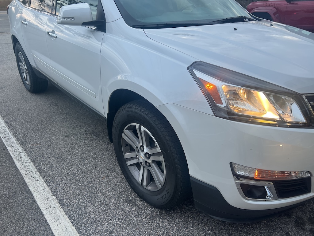Used 2017 Chevrolet Traverse 2LT SUV