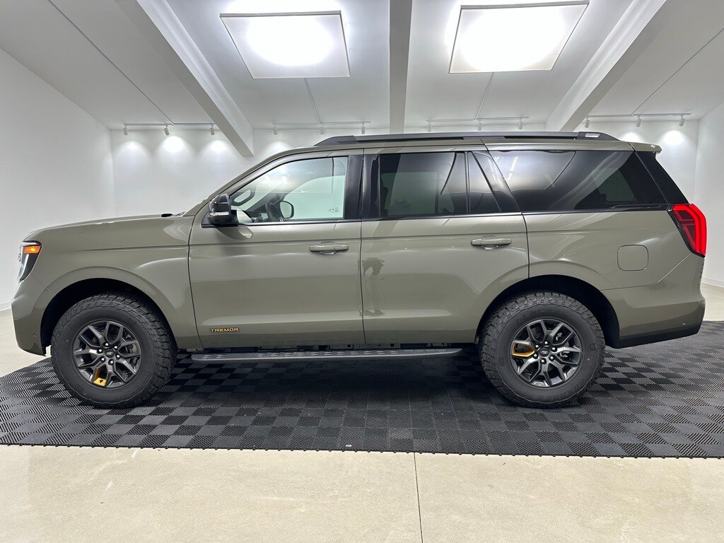 2025 Ford Expedition photo 4