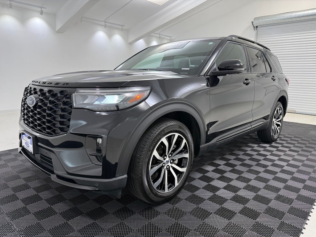 Used 2025 Ford Explorer ST-Line SUV