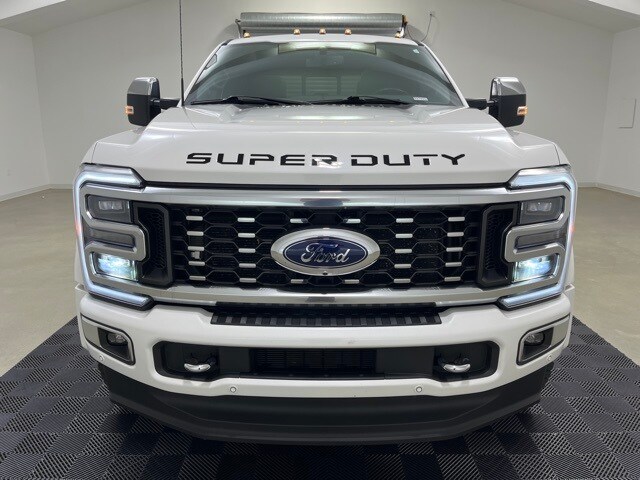 2023 Ford F-450 photo 2