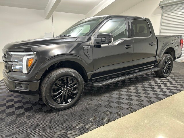 2025 Ford F-150 Lariat photo 3