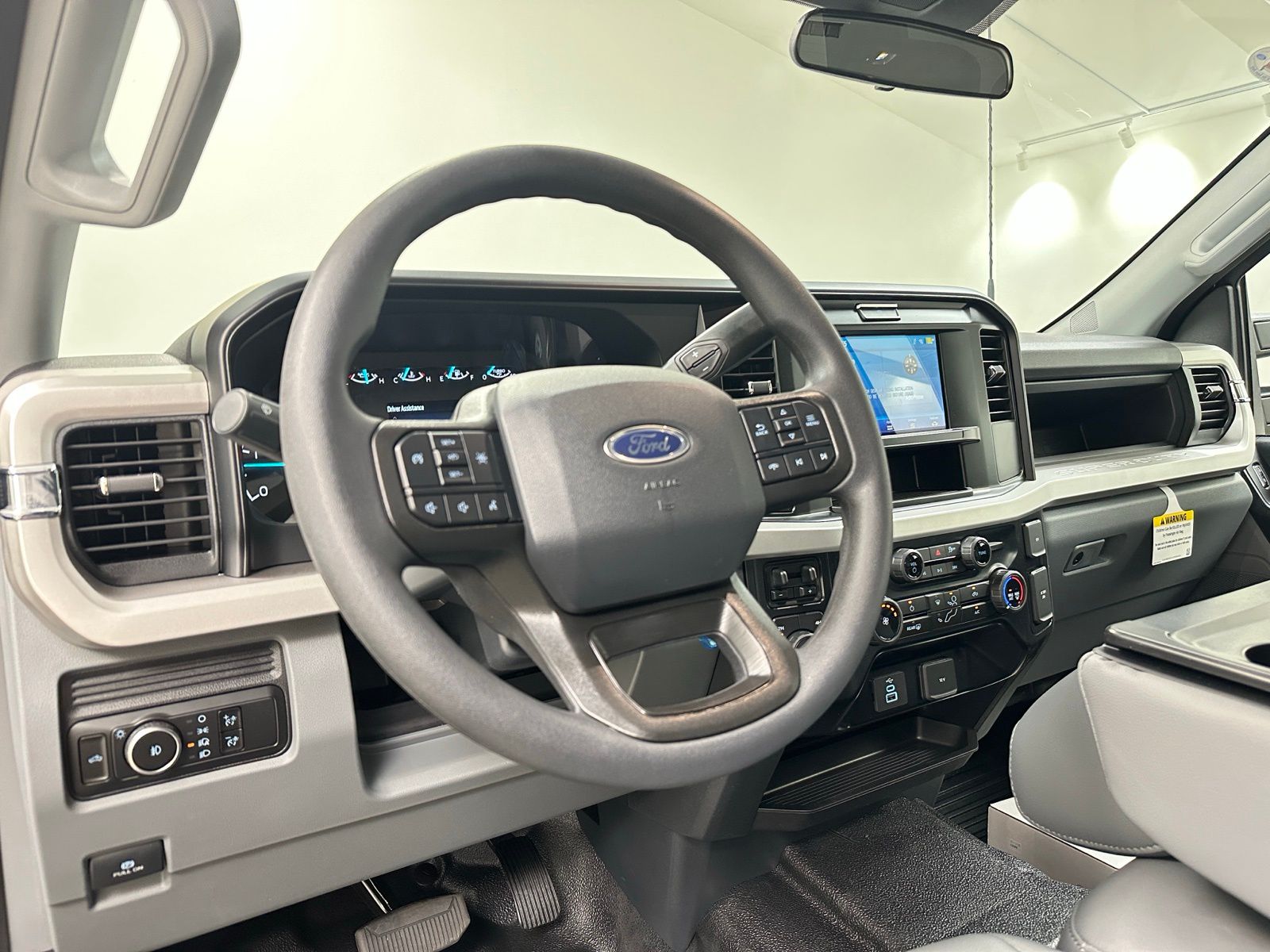 2025 Ford F-350 Super Duty Chassis Cab XL - Photo 12
