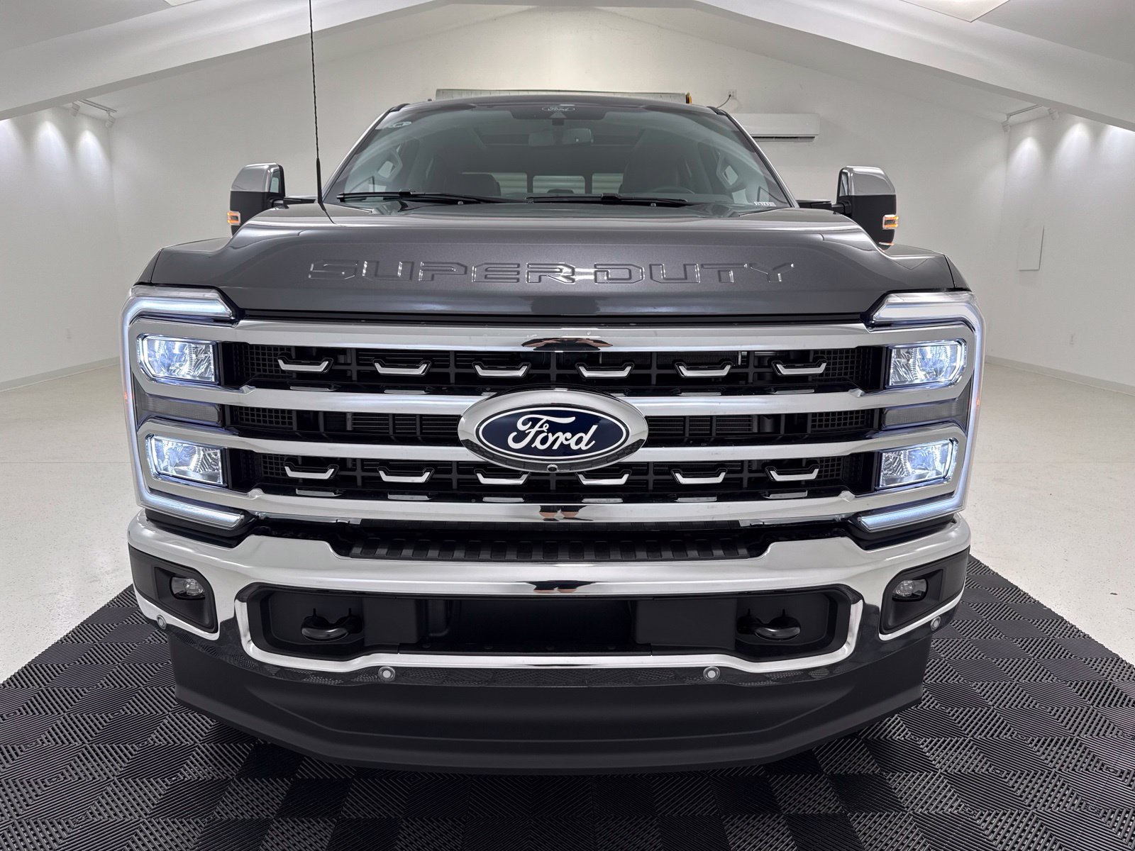 New 2027 Ford F-250SD Lariat Truck