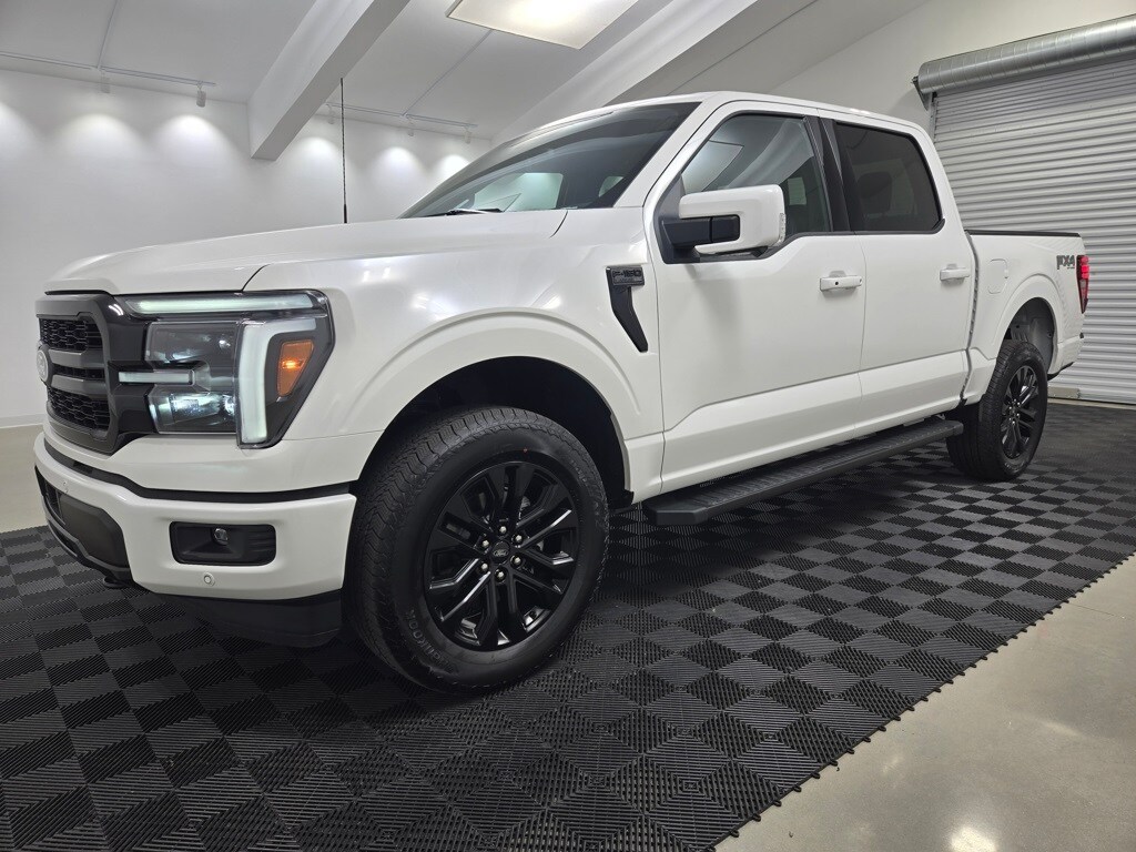 2025 Ford F-150 Lariat photo 3