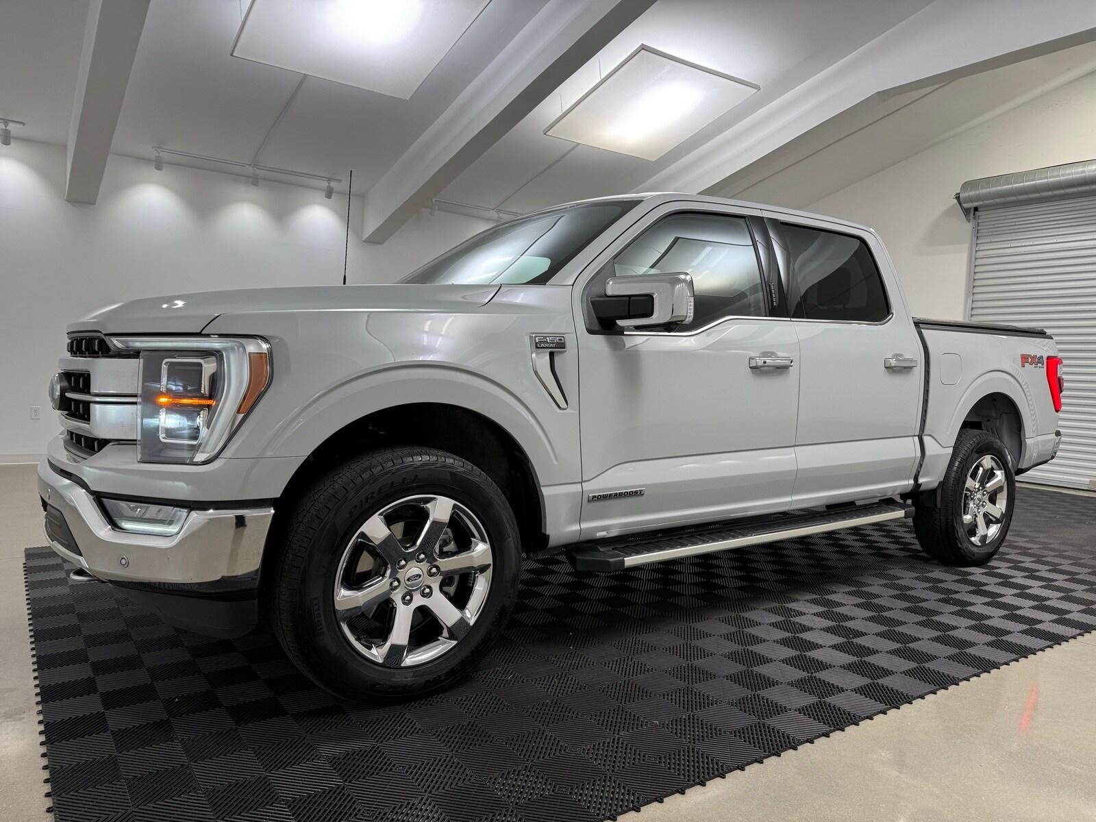 2023 Ford F-150 Lariat photo 4
