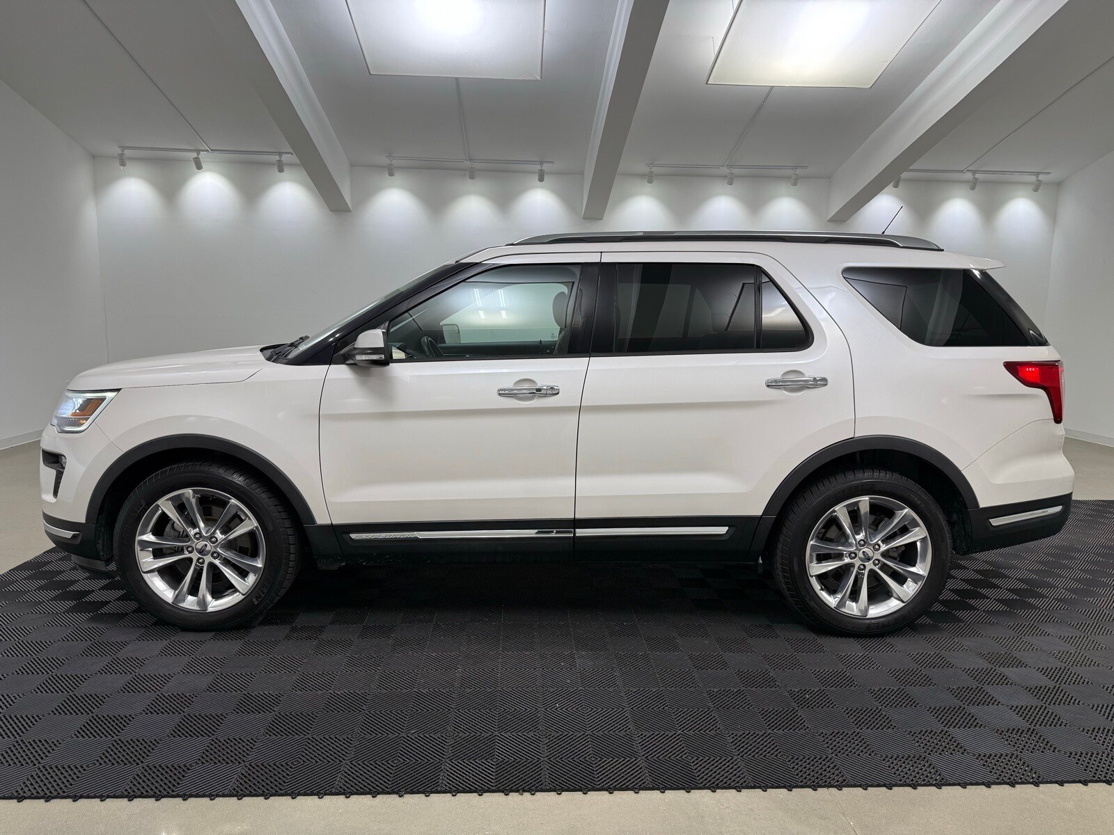 2018 Ford Explorer Limited photo 4