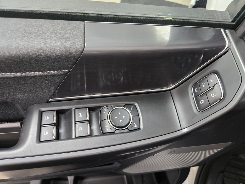 2025 Ford F-150 Lariat - Photo 13