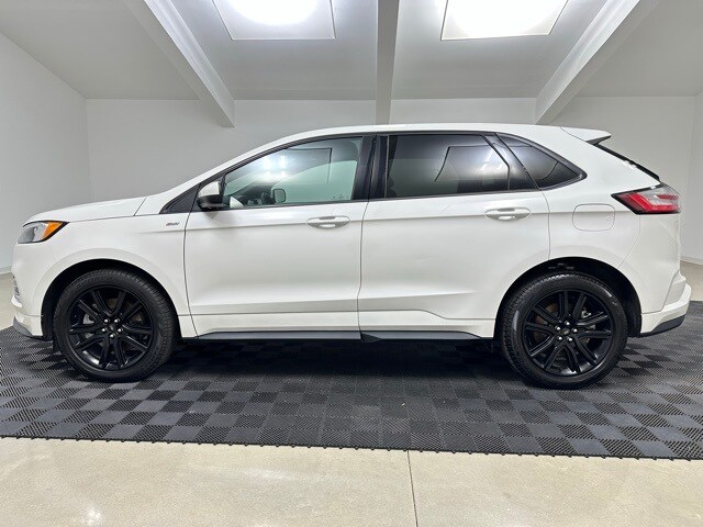 2024 Ford Edge ST photo 4