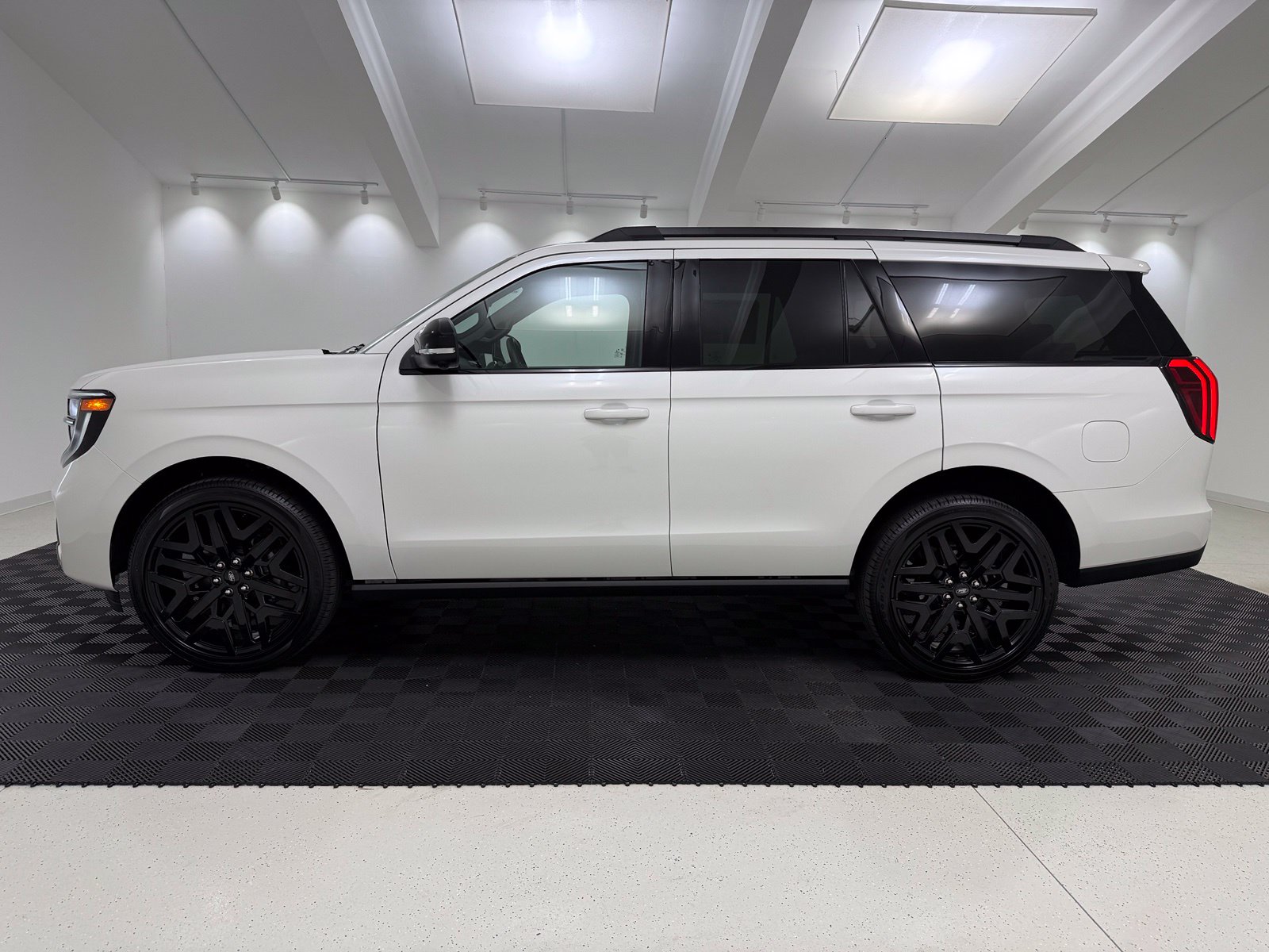 New 2027 Ford Expedition Platinum SUV