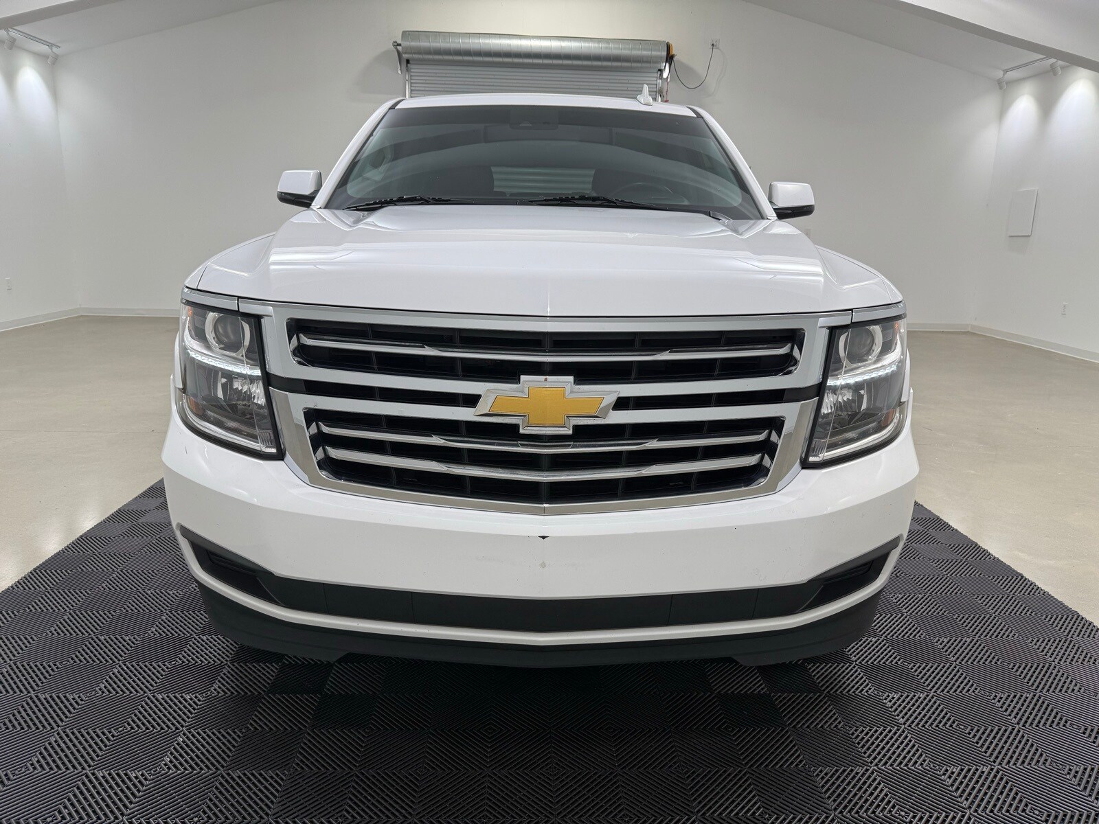2019 Chevrolet Tahoe LS photo 2