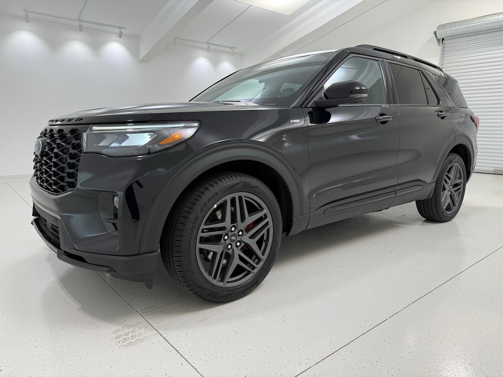 Used 2025 Ford Explorer ST-Line SUV