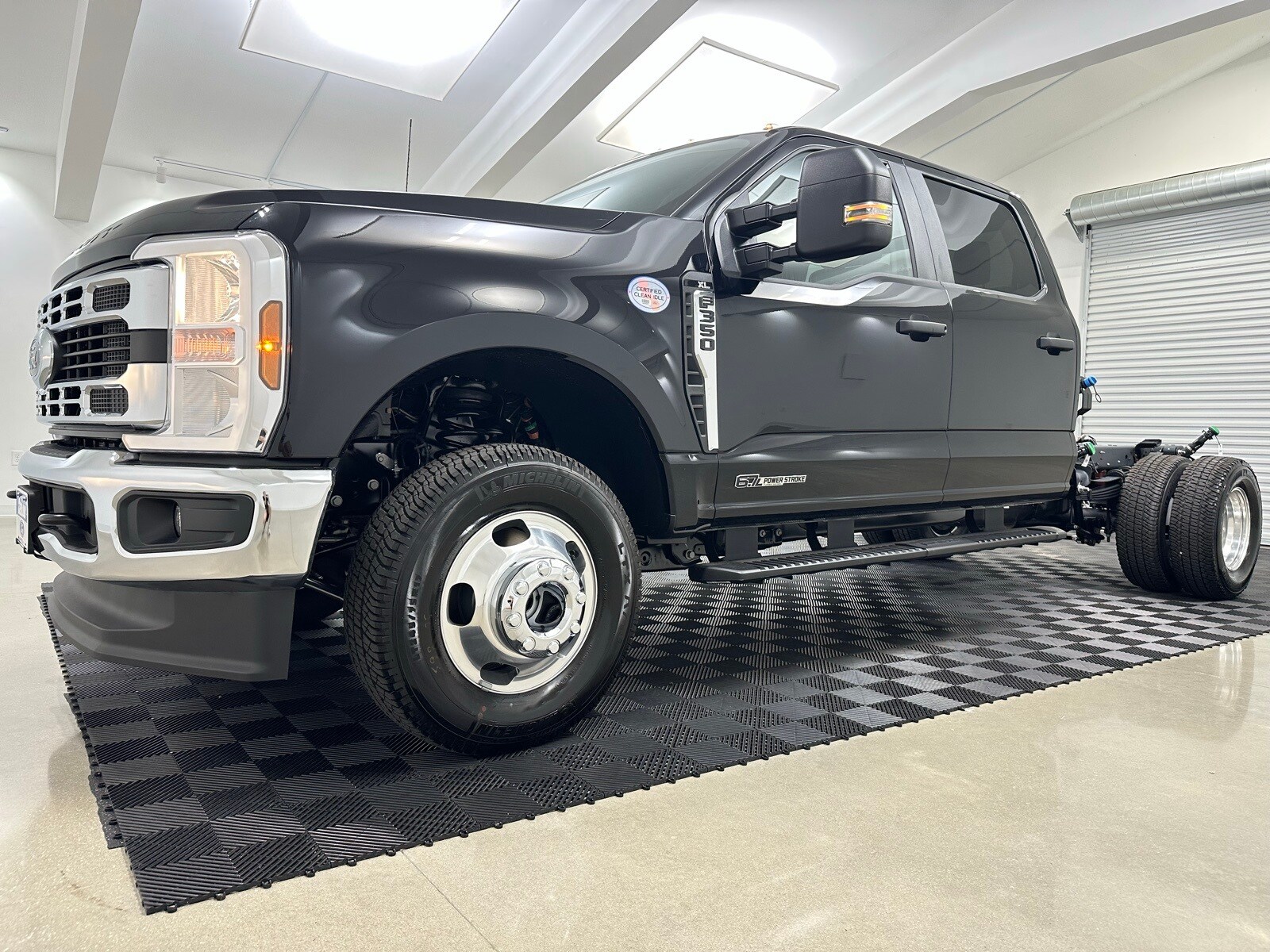 2025 Ford F-350 photo 3