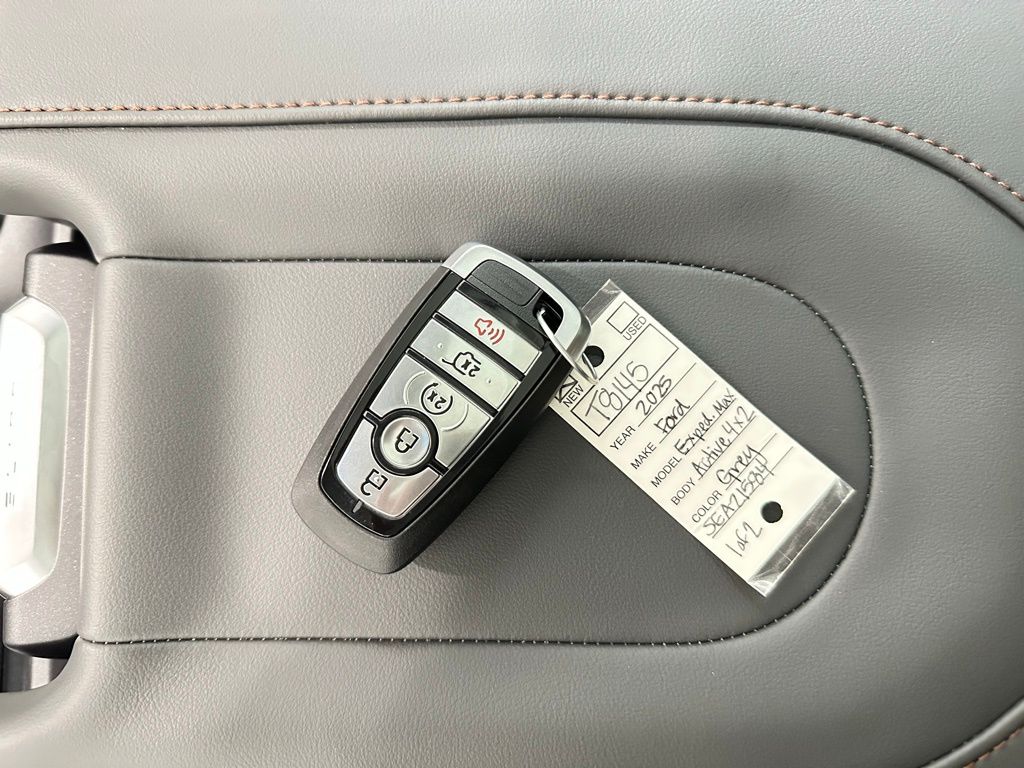 2025 Ford Expedition MAX Active - Photo 32