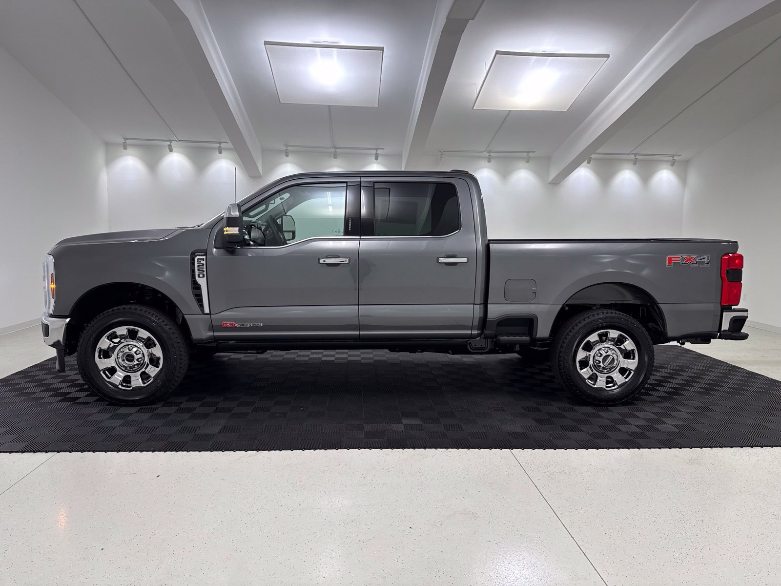 New 2027 Ford F-250SD Lariat Truck