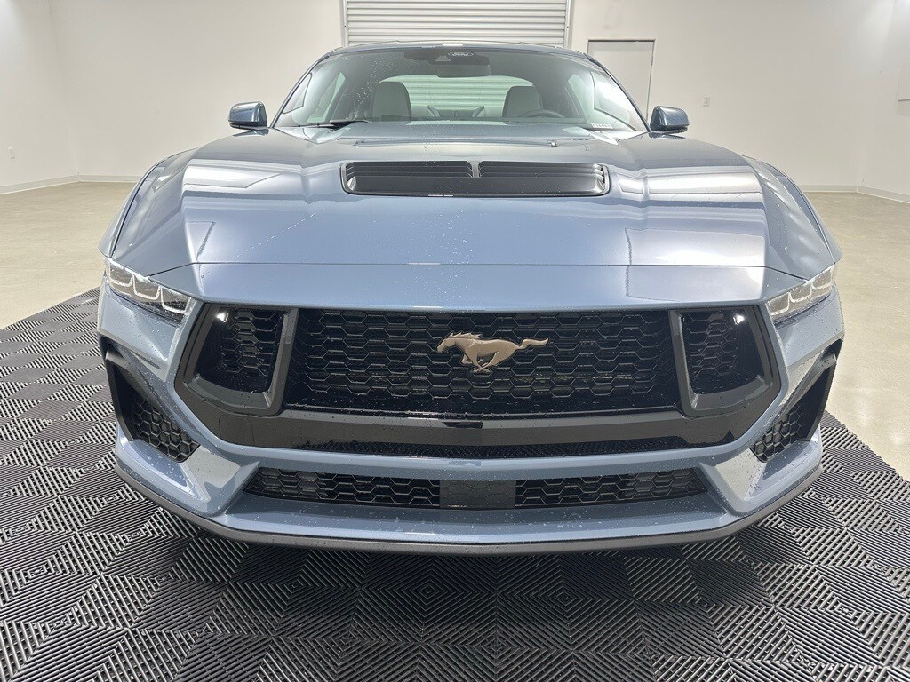 2025 Ford Mustang GT Premium photo 2