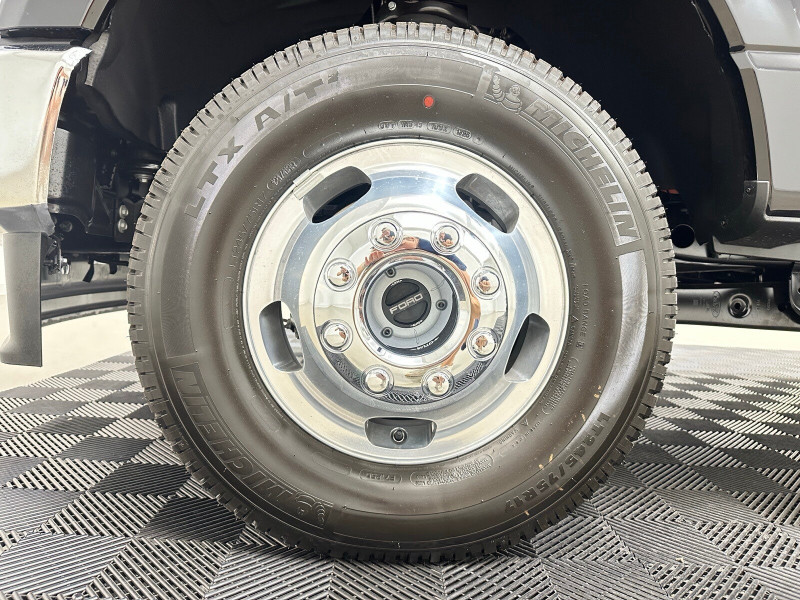 2025 Ford F-350 photo 4