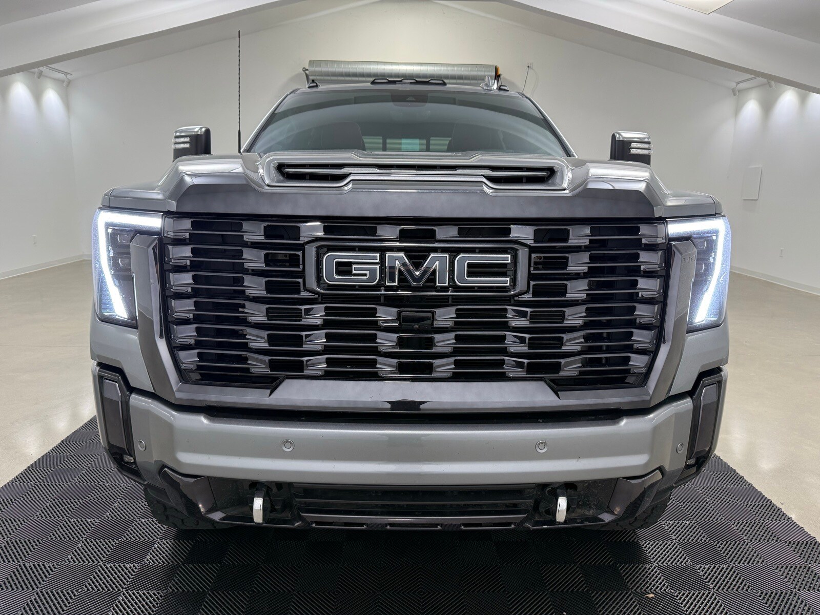 2024 Gmc Sierra HD Denali Ultimate photo 2