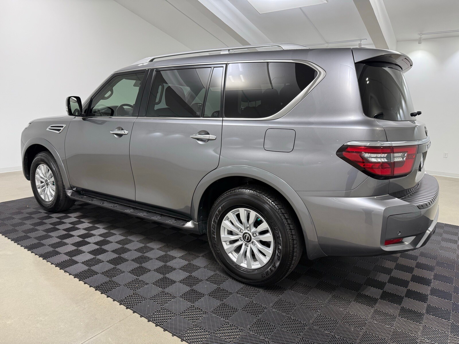 2024 Nissan Armada SV photo 4