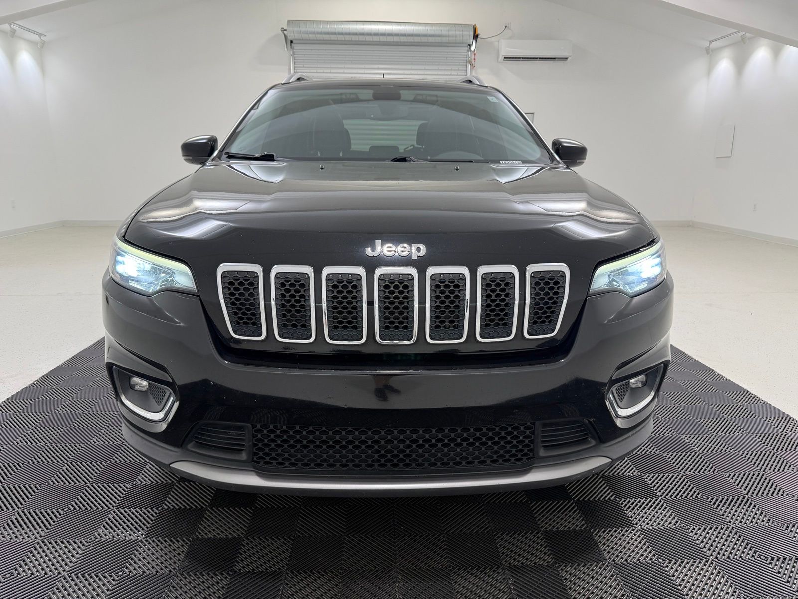 Used 2019 Jeep Cherokee Limited with VIN 1C4PJLDN1KD305196 for sale in Edgefield, SC