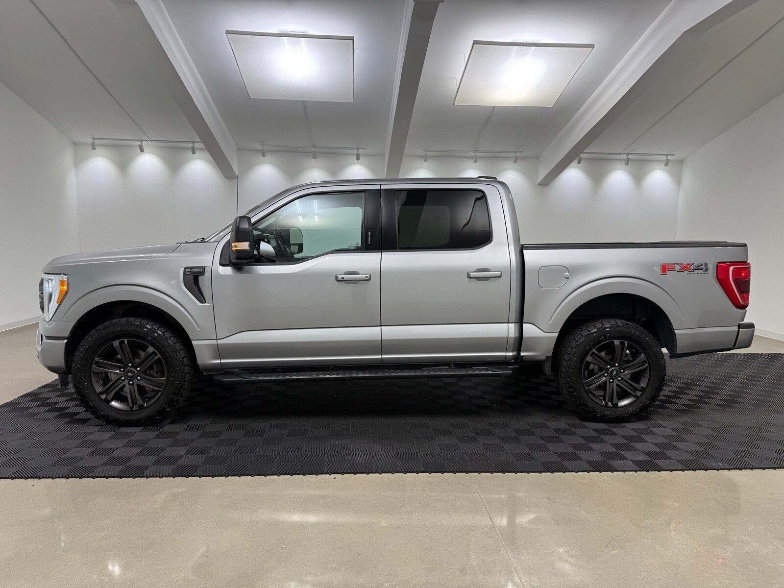2022 Ford F-150 XLT photo 4