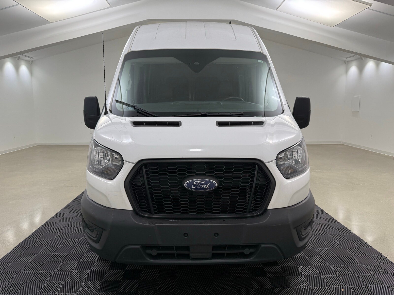 2023 Ford Transit photo 2