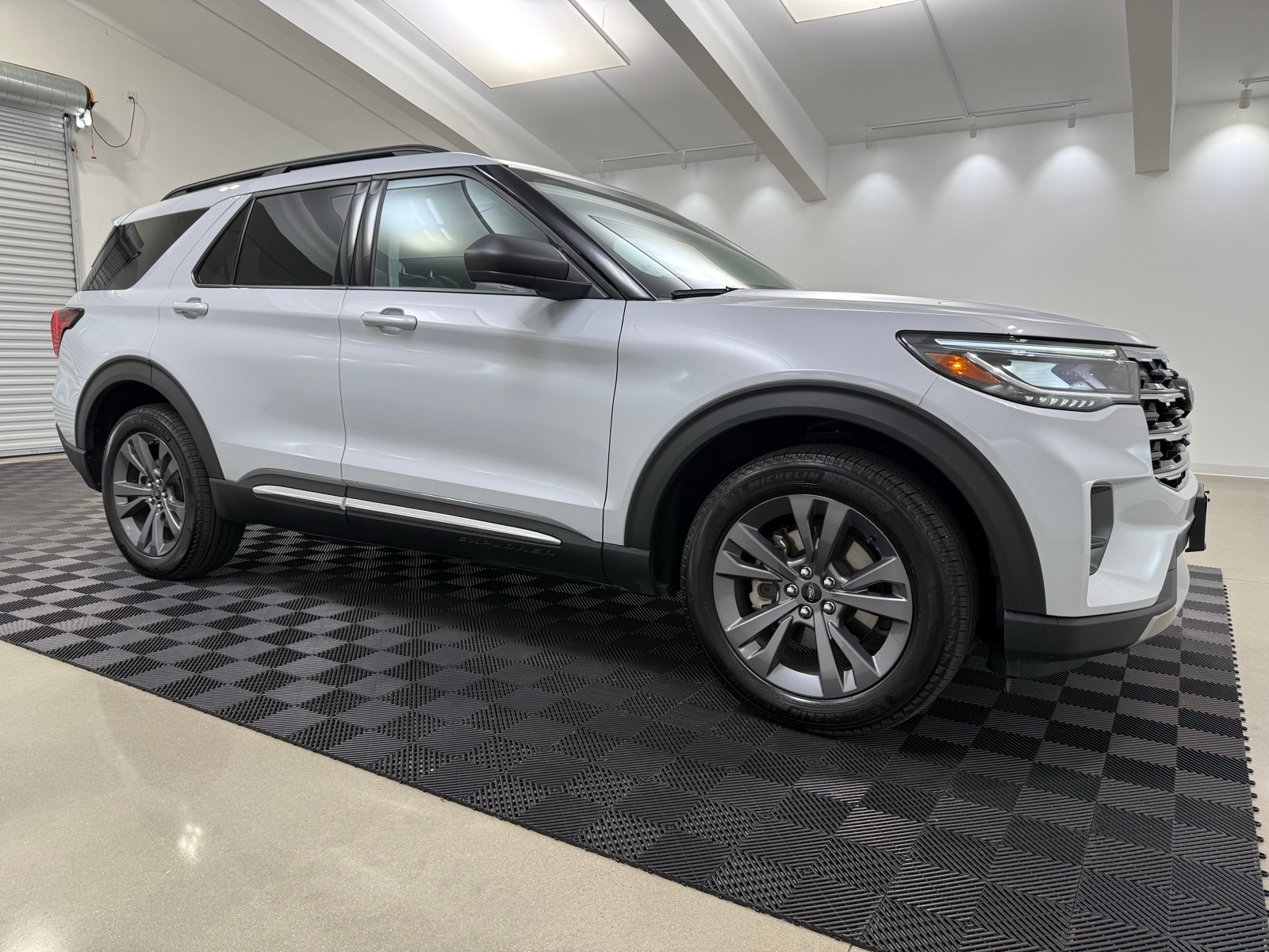 2025 Ford Explorer Active's photo